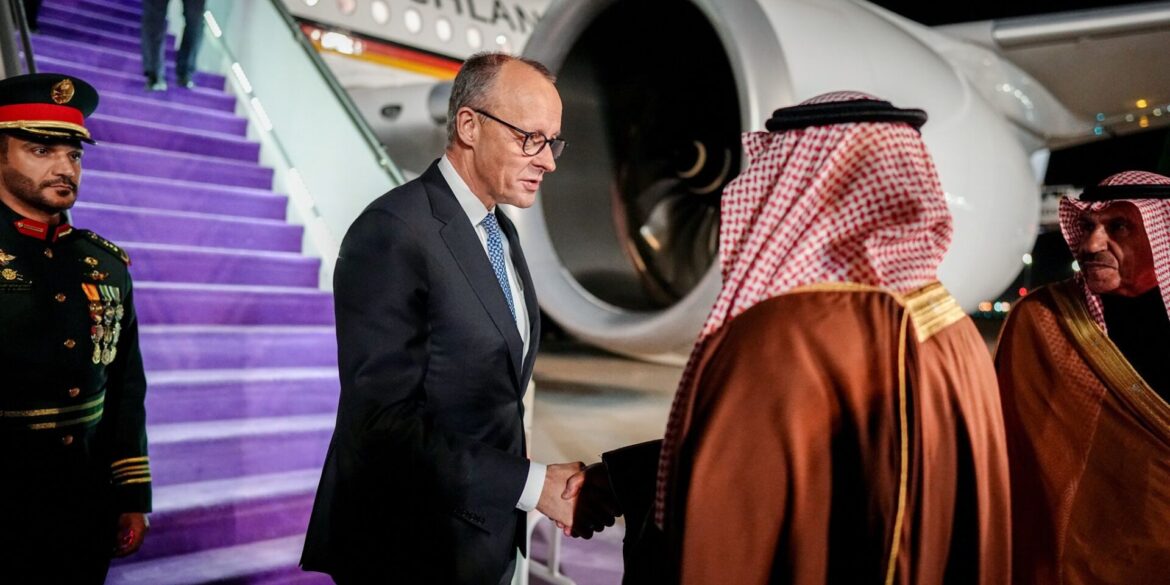 Erste Station der Kanzler-Reise durch die Golfregion ist Saudi-Arabien.