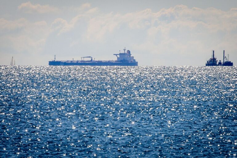 Immer wieder werden in Europa Tanker der russischen Schattenflotte eingenommen.