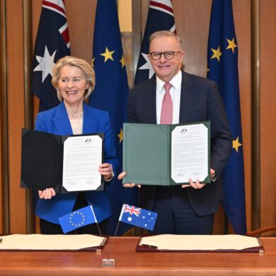 EU-Kommissionspräsidentin von der Leyen und Australiens Premier Albanese posierten strahlend vor der Presse.