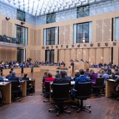 Im Bundesrat wurde jetzt die Umsetzung der EU-Asylreform in deutsches Recht gebilligt.