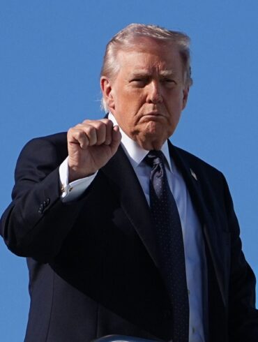 Trump kündigt verstärkte Angriffe auf den Iran an.