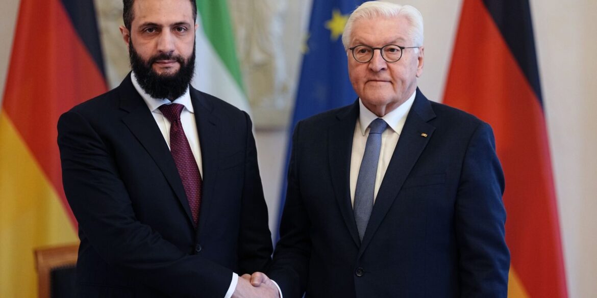 Als ersten Programmpunkt traf der syrische Übergangspräsident Ahmed al-Scharaa den Bundespräsidenten Frank-Walter Steinmeier.