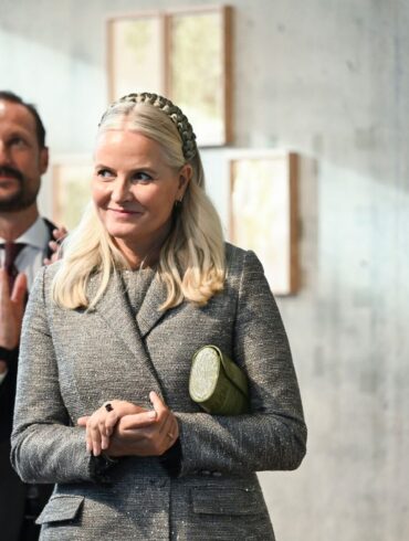 In einem gemeinsamen Fernsehinterview brechen Kronprinzessin Mette-Marit (r) und Kronprinz Haakon (l) ihr Schweigen.