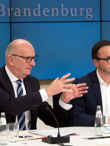 Dietmar Woidke, Brandenburgs Regierungschef, und Jan Redmann, CDU-Landesvorsitzender, präsentieren ihre Ziele für eine gemeinsame Koalition.
