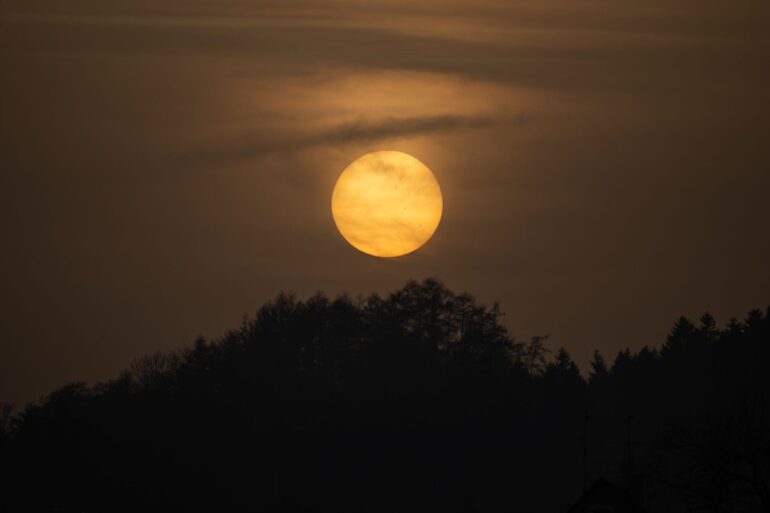 Saharastaub am Himmel über Baden-Württemberg