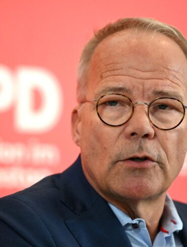 Die schwarz-rote Bundesregierung hat es bisher vermieden, sich eindeutig zur Völkerrechtsfrage zu positionieren.