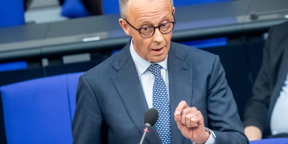 Beim Thema Gewalt gegen Frauen geht es in der Regierungsbefragungn im Bundestag hoch her.