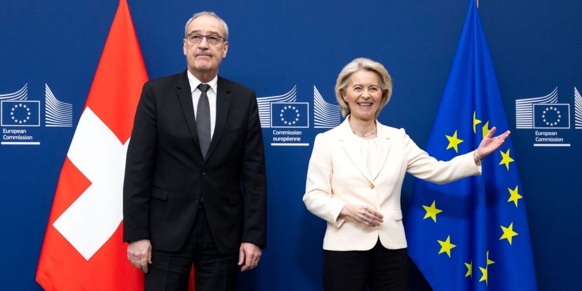 Unterzeichneten die Abkommen in Brüssel: EU-Kommissionspräsidentin Ursula von der Leyen und Guy Parmelin, Bundespräsident der Schweiz.