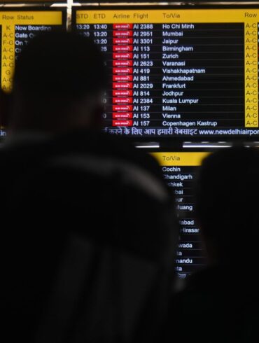 Weltweit fallen viele Flüge aus, weil große Drehkreuze in der Golfregion nicht angeflogen werden können.