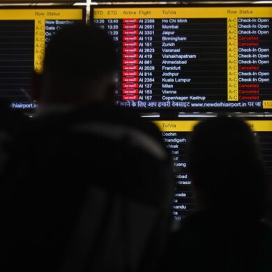 Weltweit fallen viele Flüge aus, weil große Drehkreuze in der Golfregion nicht angeflogen werden können.