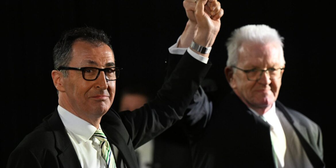 Grünen-Spitzenkandidat Cem Özdemir will in die Fußstapfen von Ministerpräsident Winfried Kretschmann (Grüne) treten.