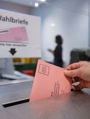 Teilnehmen dürfen deutsche Staatsbürger, die am Wahltag mindestens 16 Jahre alt sind und seit mindestens drei Monaten ihren Hauptwohnsitz in Baden-Württemberg haben.