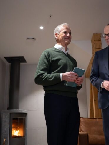 Gleich nach der Ankunft traf sich der Kanzler mit Norwegens Regierungschef zum Vier-Augen-Gespräch.