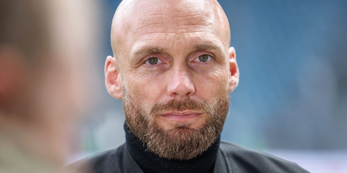 Nils-Ole Book erhält als Nachfolger von Sebastian Kehl einen Vertrag bis 2029 in Dortmund (Archivbild).