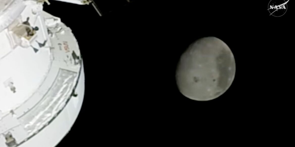 Dieses von der NASA zur Verfügung gestellte Videostandbild zeigt den Mond von einer Kamera außerhalb des Orion-Raumschiffs, nachdem die Crew der «Artemis 2»-Mondmission sich weiter von der Erde entfernt hat als jemals Menschen zuvor.