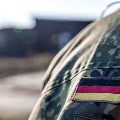 Die Bundeswehr will Bescheid wissen, wo sich mögliche Wehrdienstleistende aufhalten. (Symbolbild)