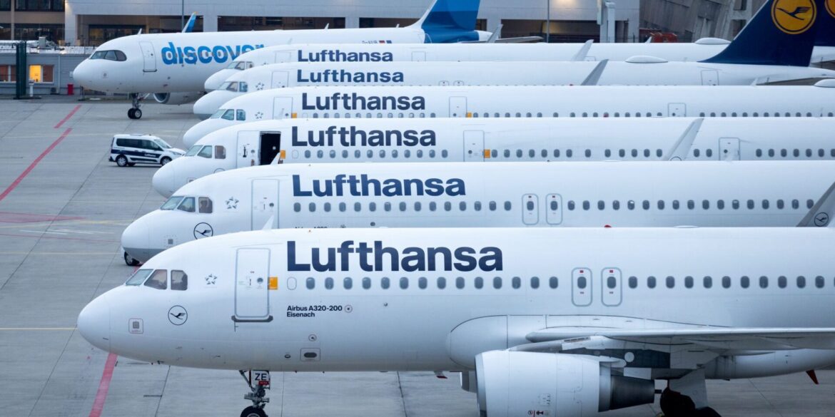 Das Kabinenpersonal der Lufthansa will streiken. (archivbild)