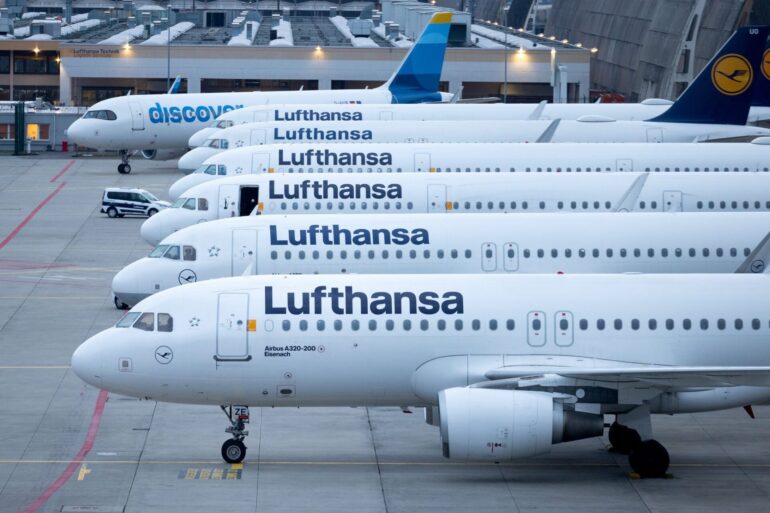 Das Kabinenpersonal der Lufthansa will streiken. (archivbild)