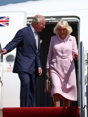 König Charles III. und Königin Camilla treffen in den USA ein.