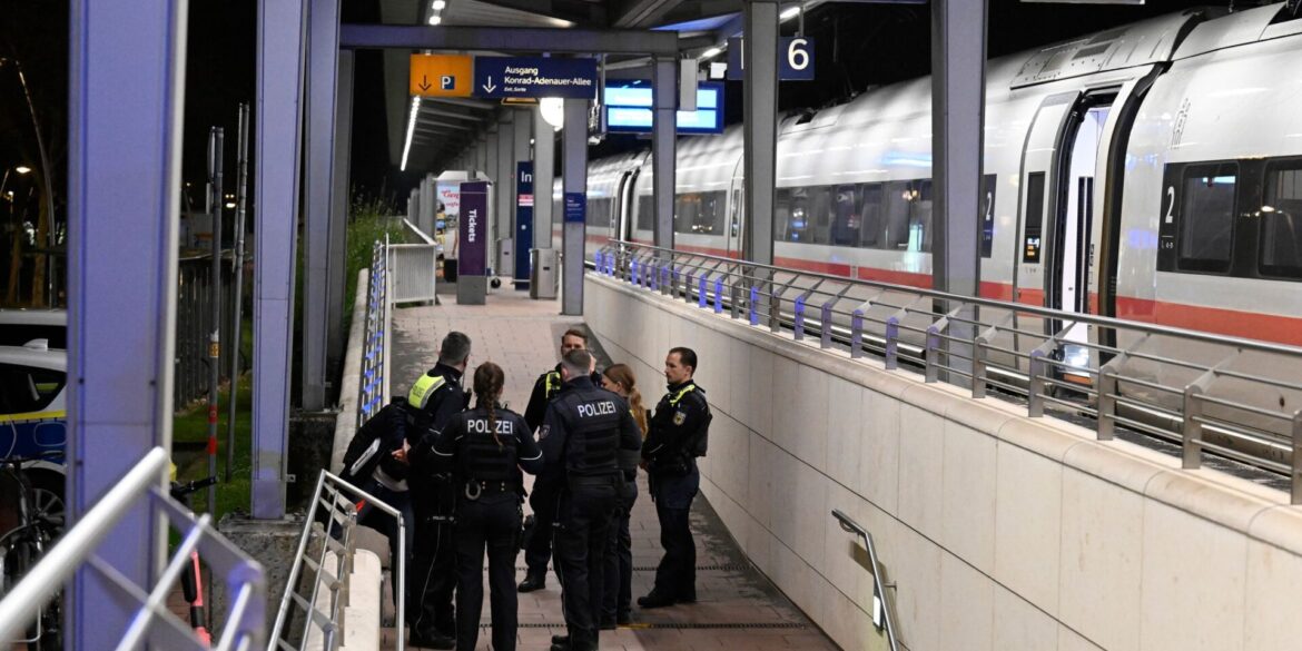 Der 20-Jährige kam in Polizeigewahrsam.