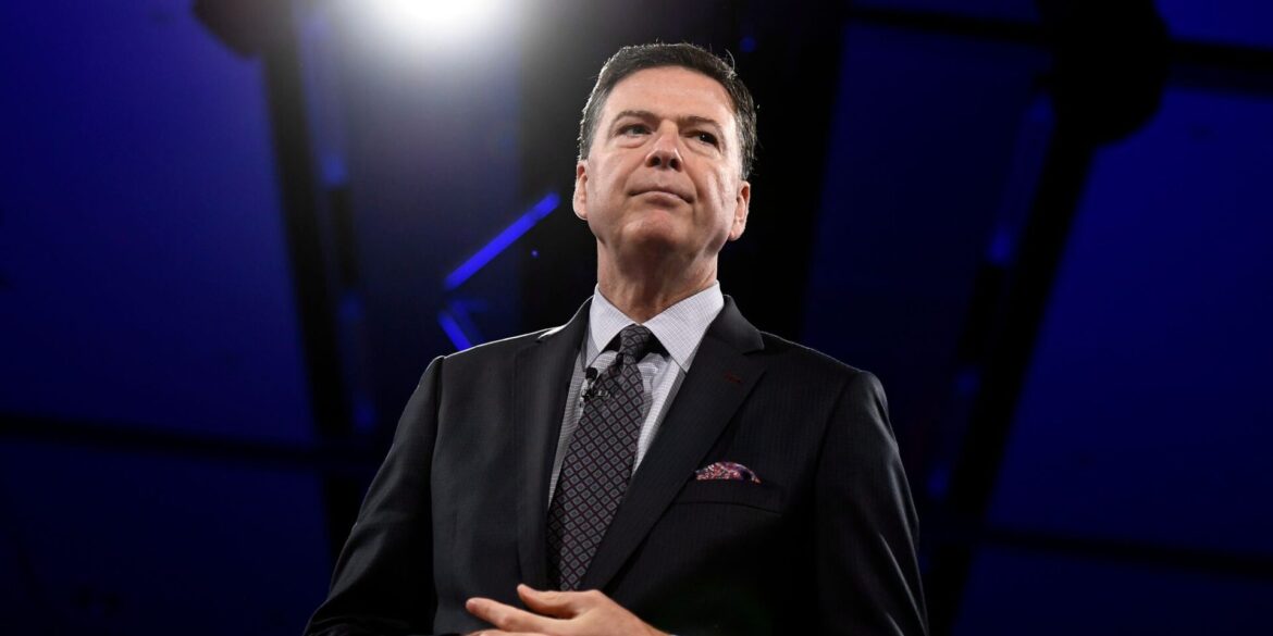 Ex-FBI-Chef Comey hat Ärger wegen eines Fotos mit Muscheln am Strand. (Archivbild)