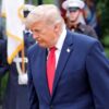 Eine Lagebesprechung im Weißen Haus endete Berichten zufolge ohne eine Entscheidung von Trump.