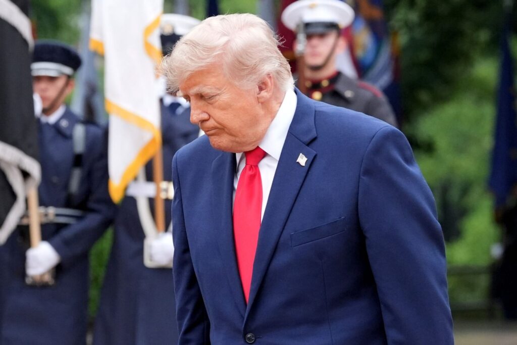 Eine Lagebesprechung im Weißen Haus endete Berichten zufolge ohne eine Entscheidung von Trump.