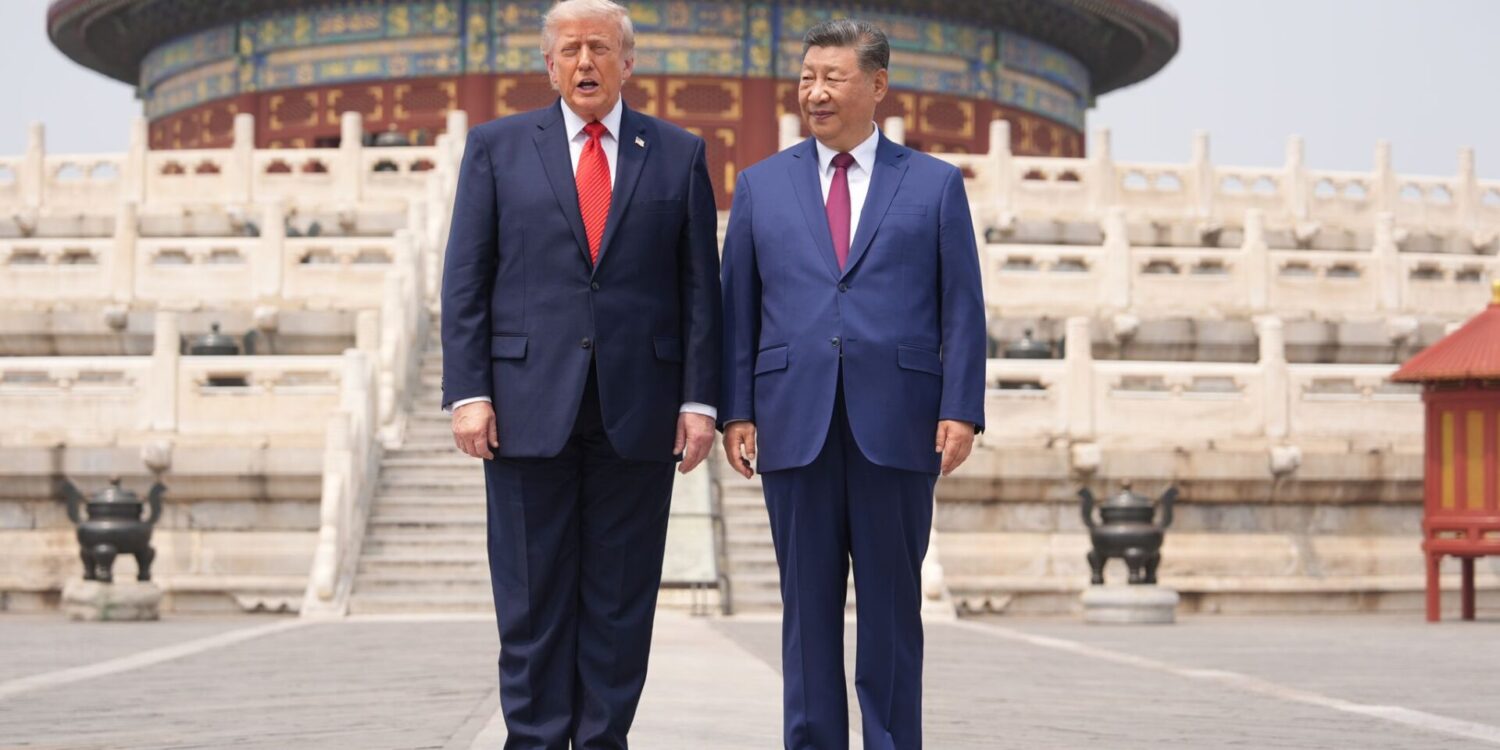 Nach den ersten Gesprächen zeigte Xi Trump den Himmelstempel in Peking.