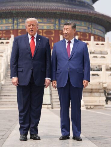 Nach den ersten Gesprächen zeigte Xi Trump den Himmelstempel in Peking.