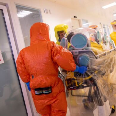 Auf einer Sonderisolierstation können hochinfektiöse Patienten behandelt werden. (Archivbild)
