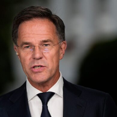 Nato-Generalsekretär Mark Rutte ist nach dem Drohneneinschlag in Rumänien in Kontakt mit den Behörden. (Archivbild)