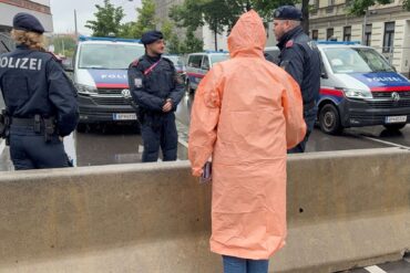 Die Polizei ist mit einem Großaufgebot im Einsatz.