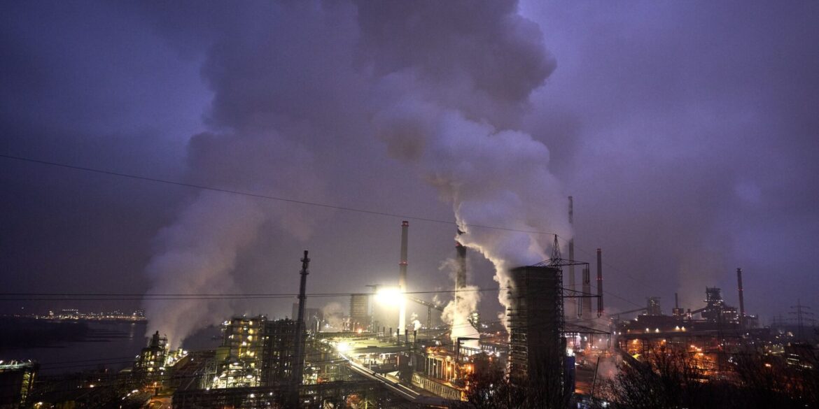 Steigende Energiepreise treffen die von Rohstoffimporten abhängige deutsche Wirtschaft besonders. (Archivbild)