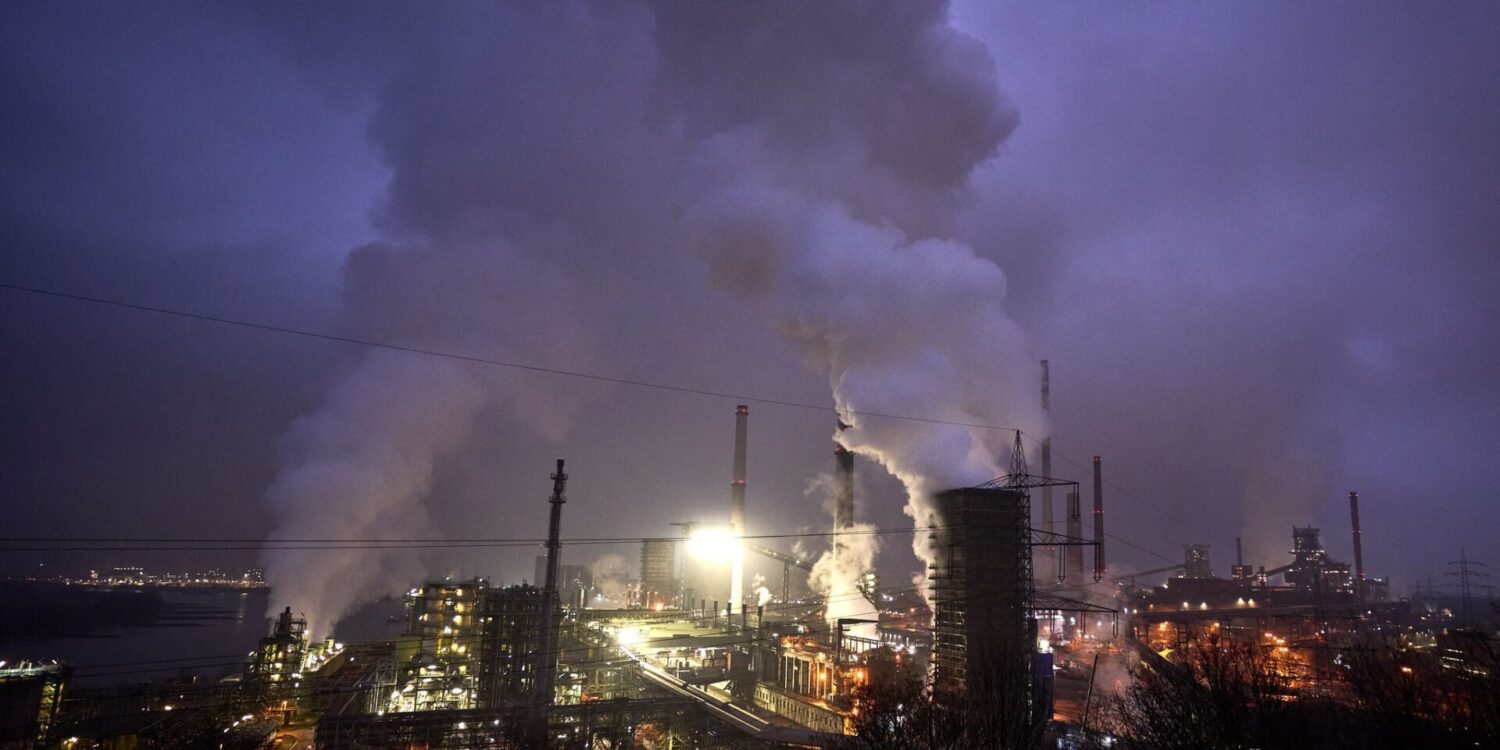Steigende Energiepreise treffen die von Rohstoffimporten abhängige deutsche Wirtschaft besonders. (Archivbild)