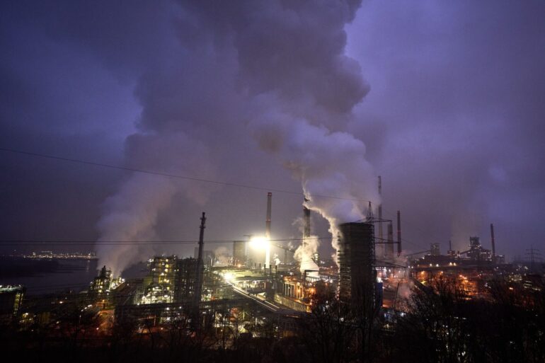 Steigende Energiepreise treffen die von Rohstoffimporten abhängige deutsche Wirtschaft besonders. (Archivbild)