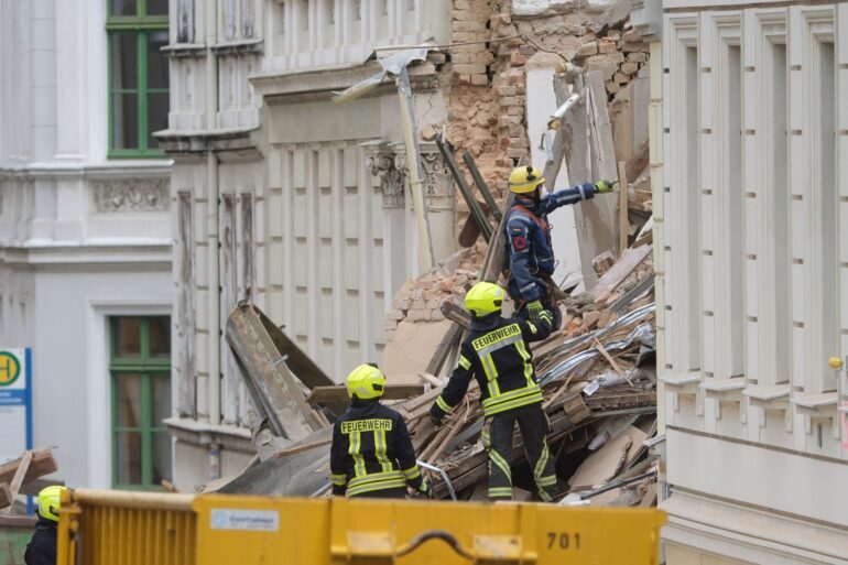 Feuerwehr und Technisches Hilfswerk sind in Görlitz im Dauereinsatz.