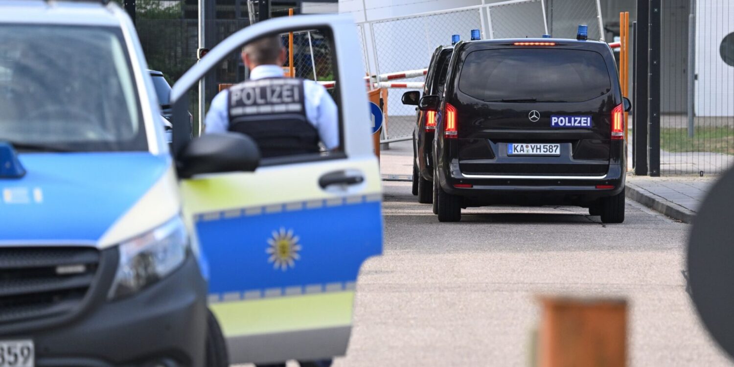 Im Juli war der Beschuldigte in Karlsruhe dem Ermittlungsrichter des Bundesgerichtshofs vorgeführt worden. (Archivbild)