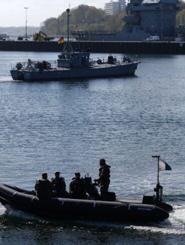 Minentaucher der Bundeswehr in einem Schlachboot (Archivbild)