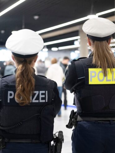 Deutschland muss an seinen Flughäfen weitere Vorbereitungen treffen, um den Anforderungen des neuen europäischen Asylsystems Gerecht zu werden. (Symbolbild)