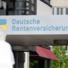 Ein «Bild»-Bericht über angebliche Vorschläge für eine Anhebung des Renteneintrittsalters auf 70 Jahre löst in Berlin Wirbel aus. (Symbolbild)