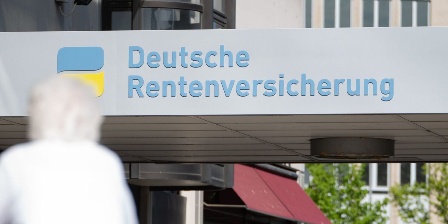 Ein «Bild»-Bericht über angebliche Vorschläge für eine Anhebung des Renteneintrittsalters auf 70 Jahre löst in Berlin Wirbel aus. (Symbolbild)