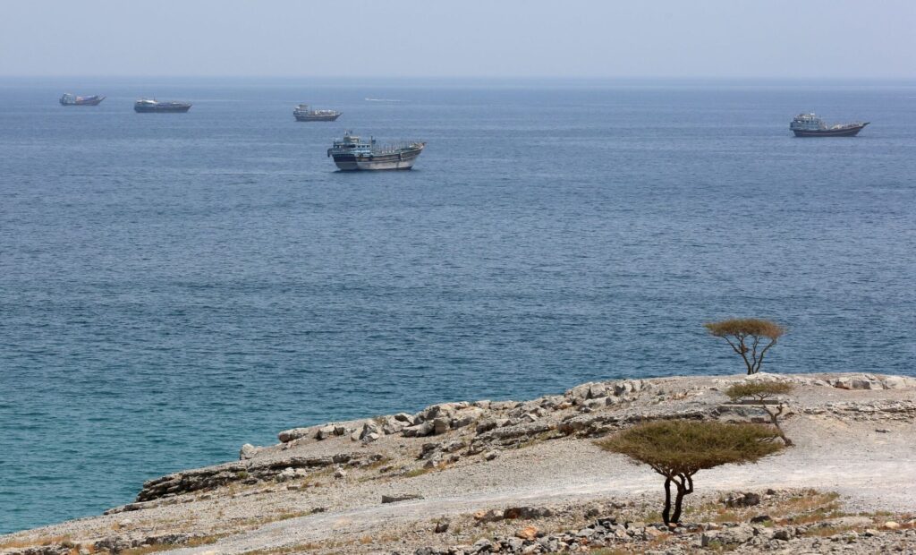 Das iranische zentrale iranische Militärkommando nannte die Kämpfe im Südlibanon sowie Israels Weigerung, sich aus der Region zurückzuziehen, als Gründe für die Schließung der Straße von Hormus.
