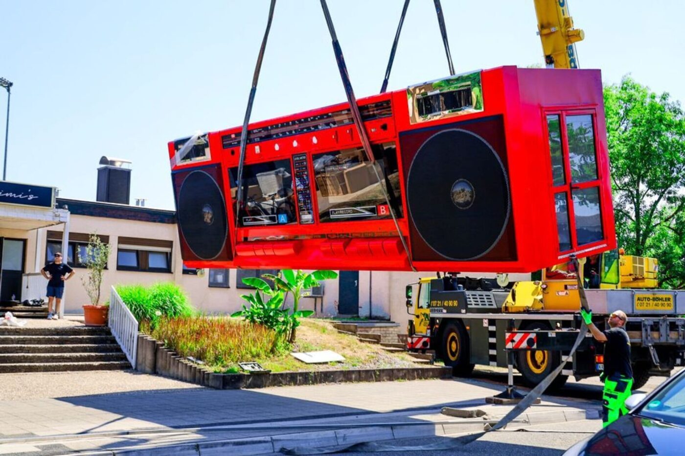 Karlsruhe: Riesiger Ghettoblaster als Eisdiele geplant – extra gebaut und aus China geliefert