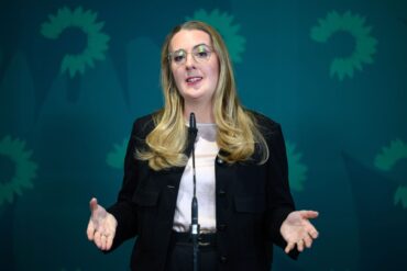 Die Regierung muss jetzt etwas für den Hitzeschutz tun, fordert die Grünen-Fraktionschefin Katharina Dröge. (Archivbild)