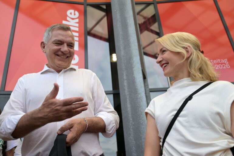 Jan van Aken und Ines Schwerdtner haben die Linke seit 2024 aus dem Umfragetief geführt.