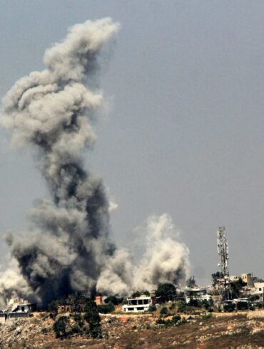 Allein am Sonntag zählten libanesische Medien rund 90 israelische Angriffe im Süden.