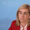 Ministerin Warken hebt das Sparziel für stabile Kassenbeiträge an.