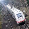 Die Deutsche Bahn muss im Fernverkehr mehr Kapazitäten für Wettbewerber freimachen. (Archivbild)