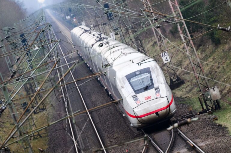 Die Deutsche Bahn muss im Fernverkehr mehr Kapazitäten für Wettbewerber freimachen. (Archivbild)
