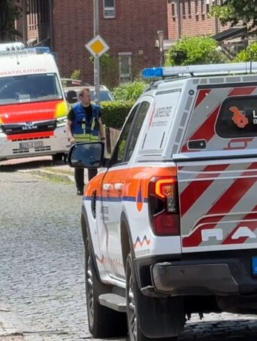 Die Polizei nahm zwei Menschen fest.